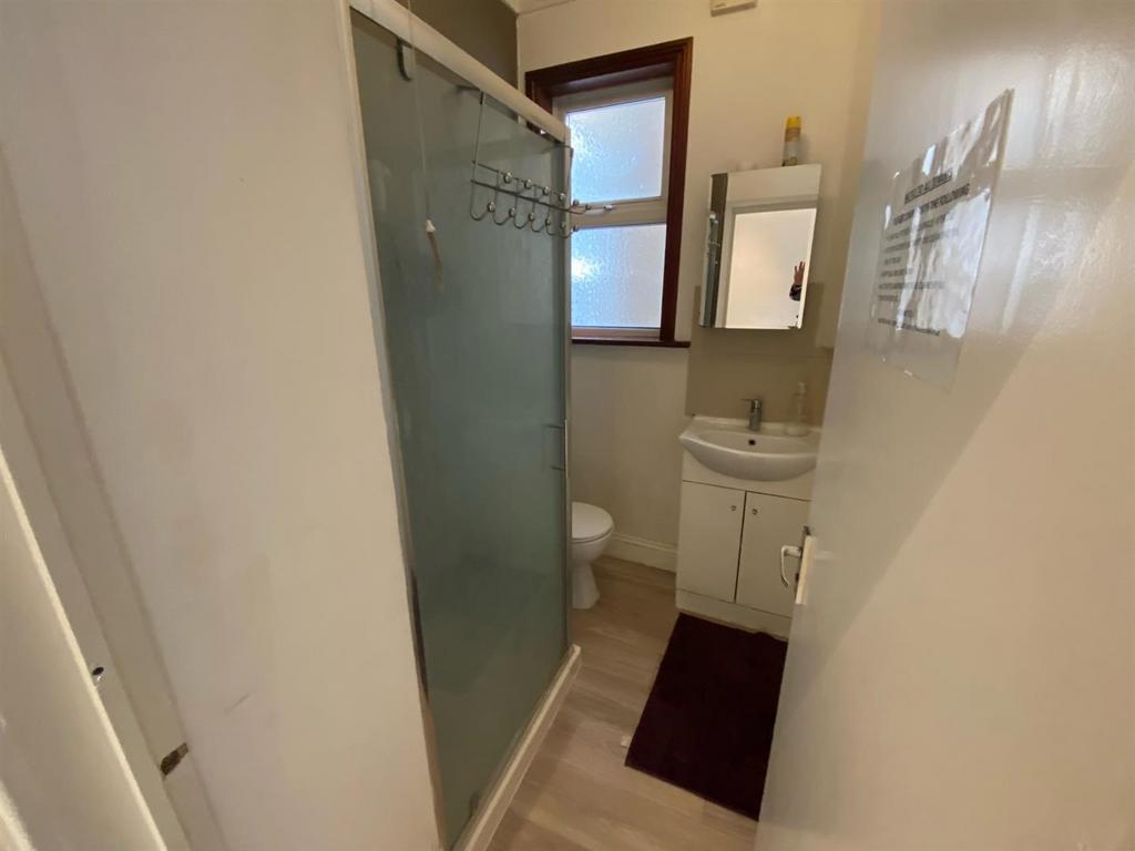 Shared Shower Room (Ground Floor)