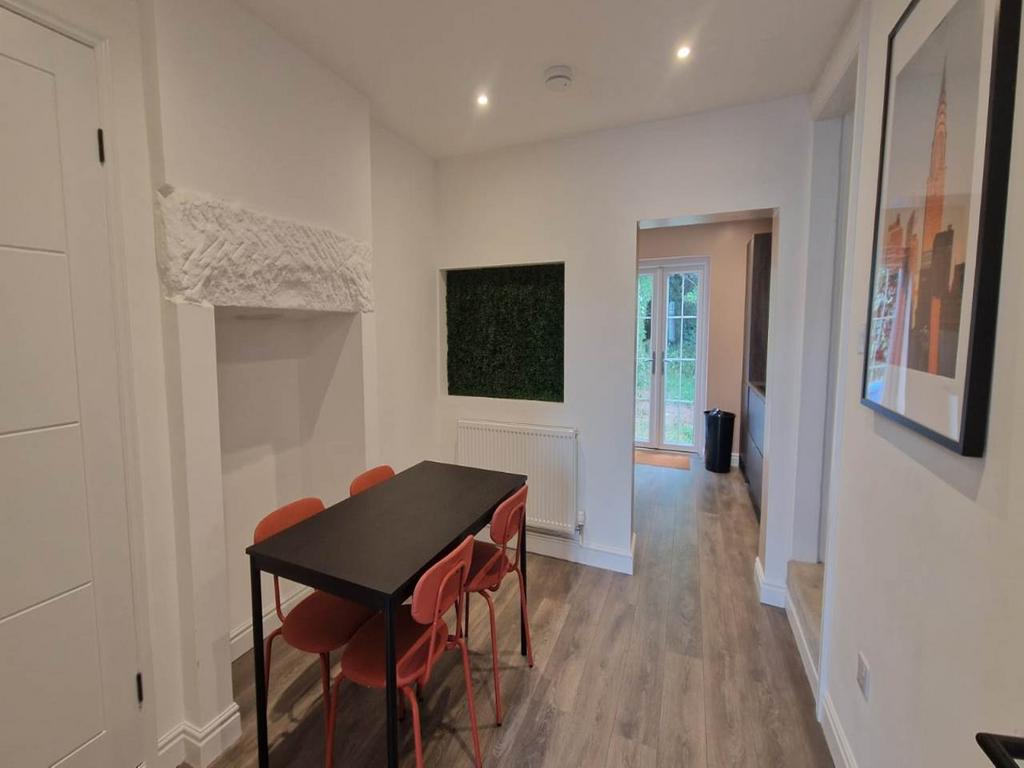 Dining room (2)