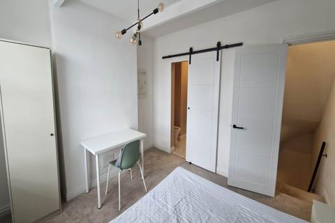2 bedroom house to rent, Ashbourne Road, Derby,