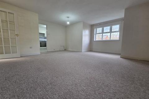 2 bedroom flat to rent, Harper Close, Oakwood, London, N14