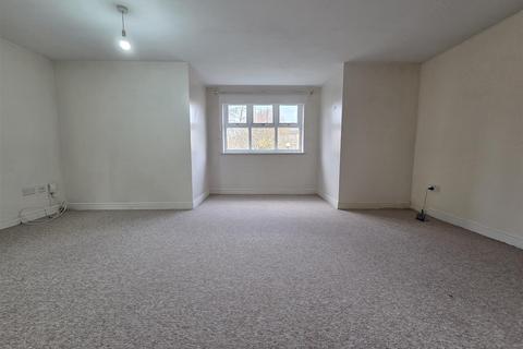 2 bedroom flat to rent, Harper Close, Oakwood, London, N14
