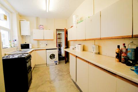 undefined, Stow Hill, Pontypridd CF37