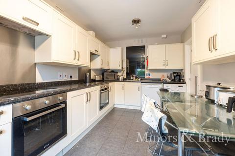 7 bedroom end of terrace house to rent, Scarnell Road, Norwich
