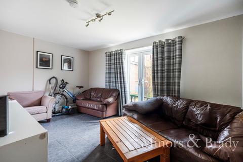 7 bedroom end of terrace house to rent, Scarnell Road, Norwich