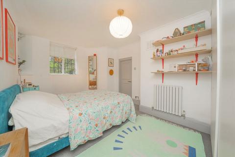 1 bedroom flat for sale, Tudor Close, London NW3