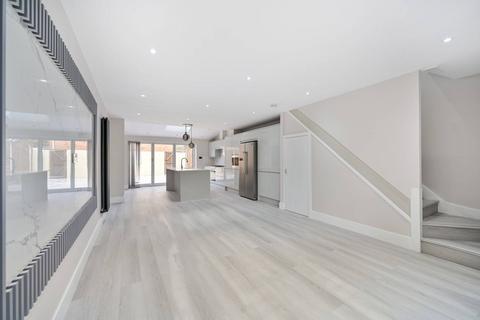 undefined, Yeomans Mews, Whitton, Isleworth, TW7