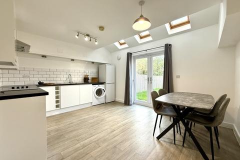 3 bedroom townhouse for sale, Cambridge Place, Salford M5