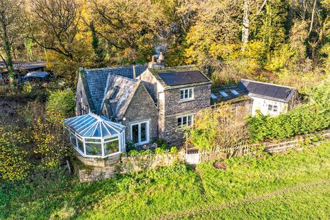 4 bedroom detached house for sale, Thornhill Drive, Calverley, Pudsey, West Yorkshire, LS28