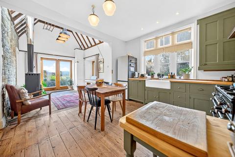 4 bedroom detached house for sale, Thornhill Drive, Calverley, Pudsey, West Yorkshire, LS28