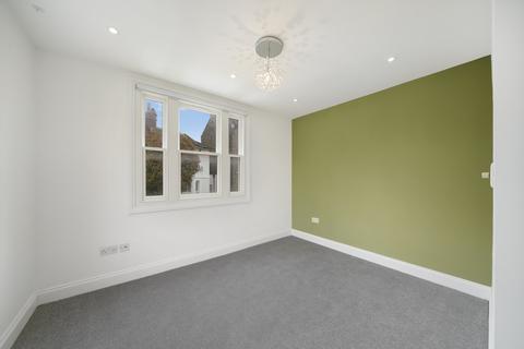 3 bedroom flat for sale, Brougham Road, Acton, London, W3