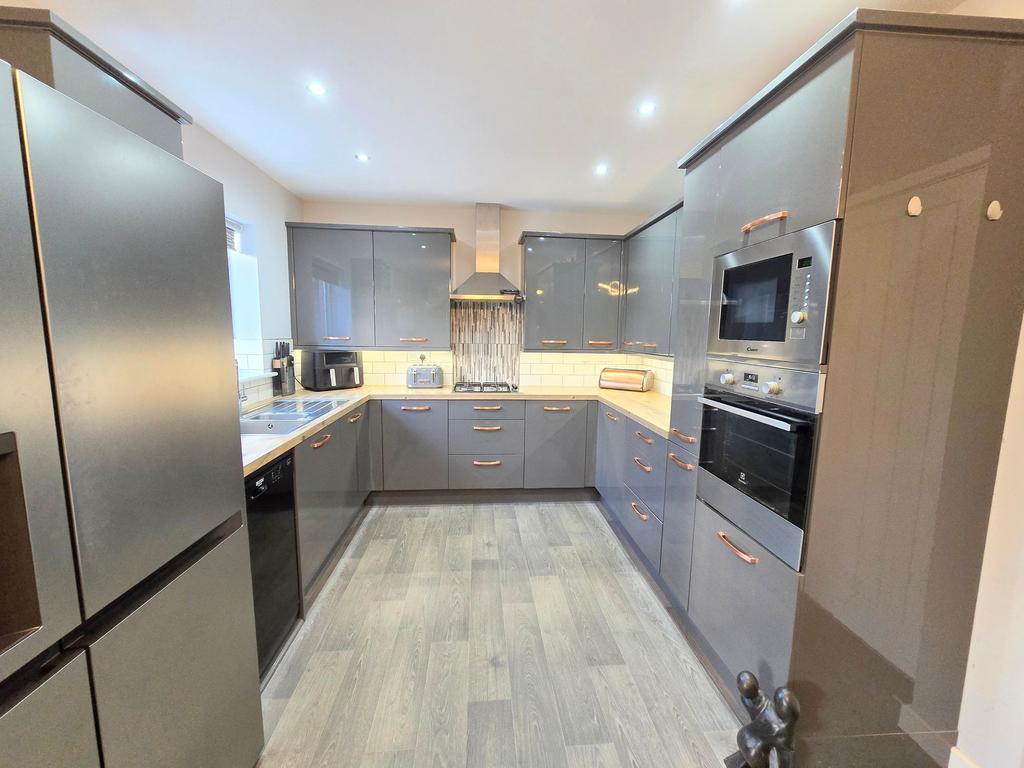 Family kitchen/diner/living