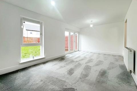 3 bedroom semi-detached house to rent, Burnshot Walk, Glasgow G5