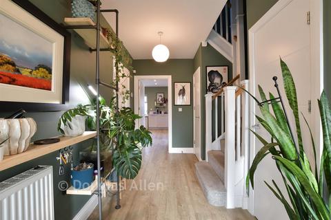 4 bedroom detached house for sale, Archer Close, Coopersale CM16
