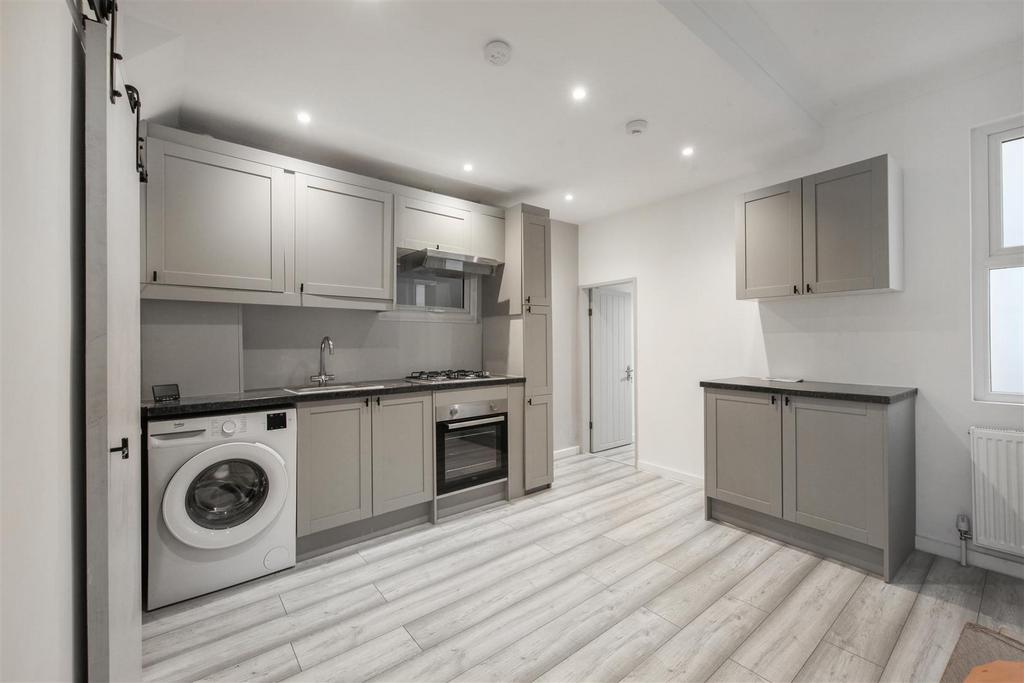 30 Pembroke Road - JEF3 V71g P2 QUp IT0 Rhw Y.jpg