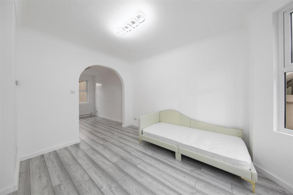 30 Pembroke Road - z H7m22hnj8wft9r RYLEs.jpg