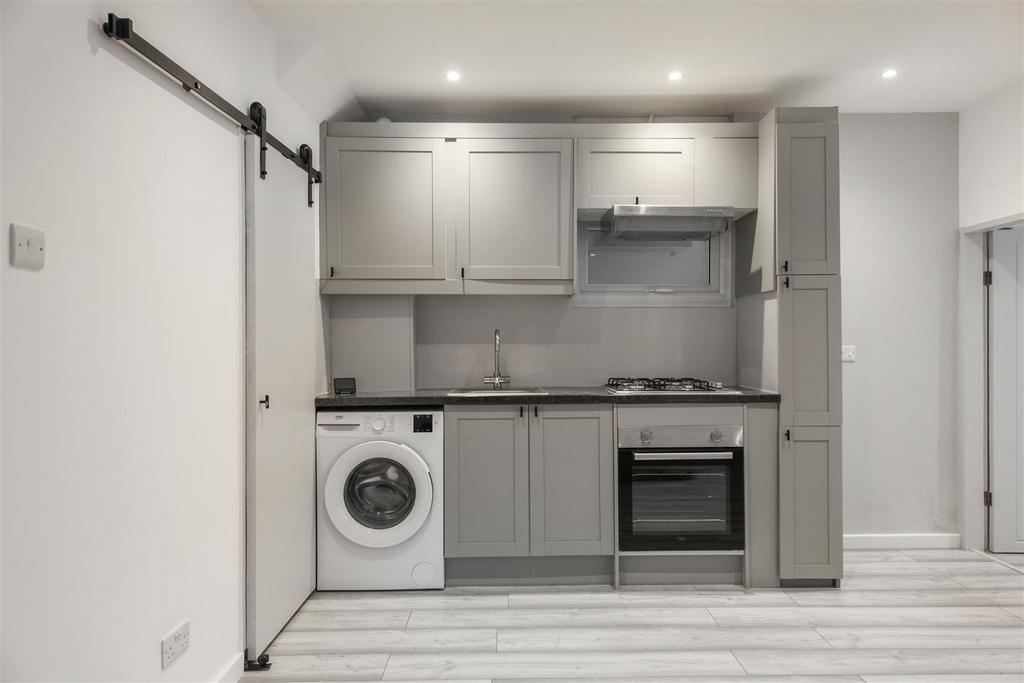 30 Pembroke Road - FPu Dxti62db CMl Lrx ZYa.jpg