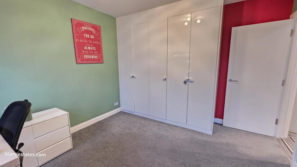 Rear bedroom
