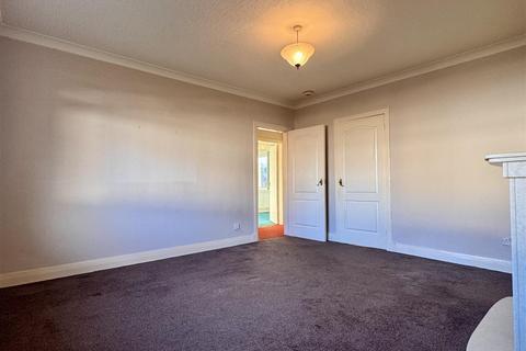 undefined, Queens Crescent, Motherwell ML1