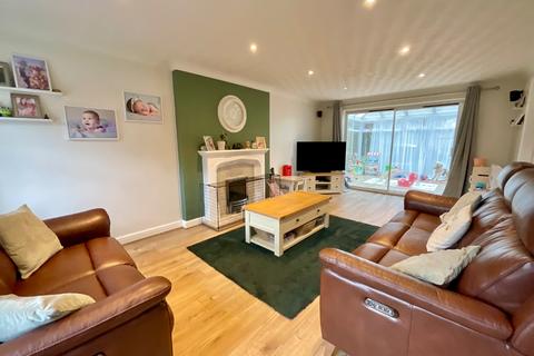 undefined, 4 Heron Court, Daventry, NN11 0XT