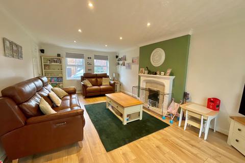 undefined, 4 Heron Court, Daventry, NN11 0XT