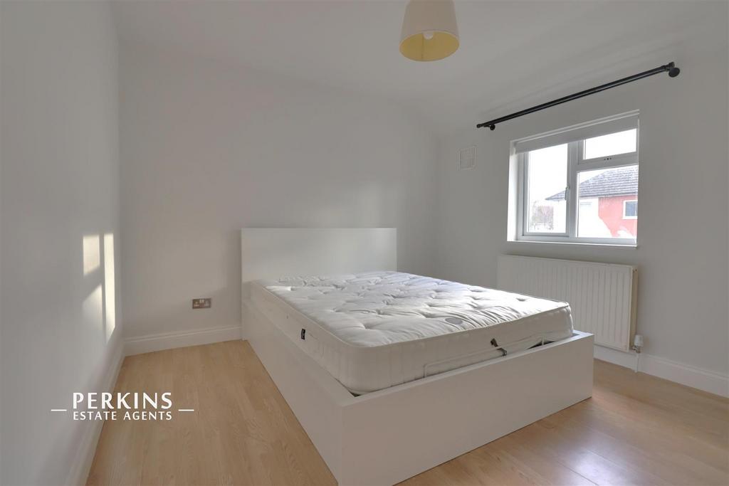 BED 2.jpg