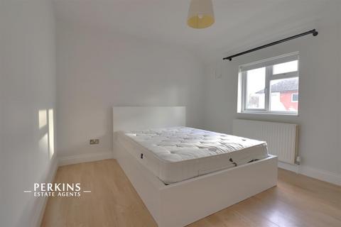 undefined, Greenford, UB6
