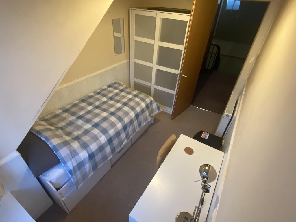 Bedroom4