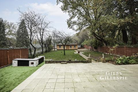 6 bedroom detached house to rent, Warren Road, Ickenham, Middlesex, UB10