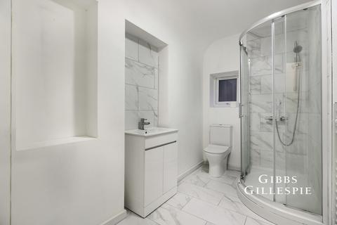 6 bedroom detached house to rent, Warren Road, Ickenham, Middlesex, UB10