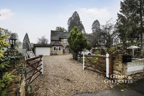 undefined, Warren Road, Ickenham, Middlesex, UB10