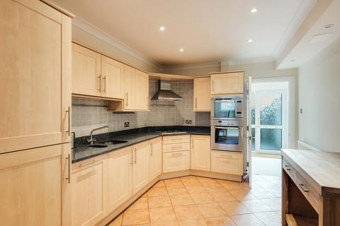 2 bedroom flat to rent, The Mews, Church Road, BS8