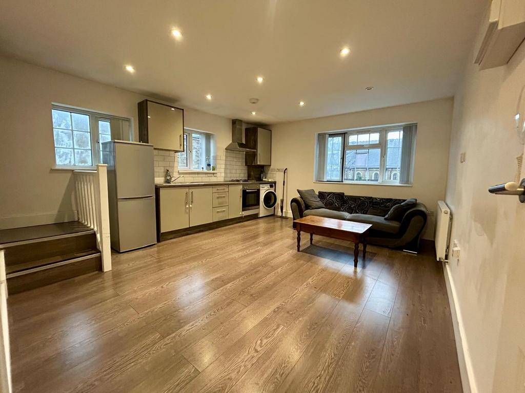 1 bed flat to rent Summerhill Road, Tottenham N15