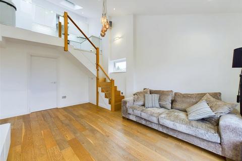 undefined, Winterton Court, Hampton Wick