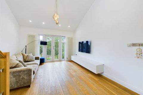 undefined, Winterton Court, Hampton Wick