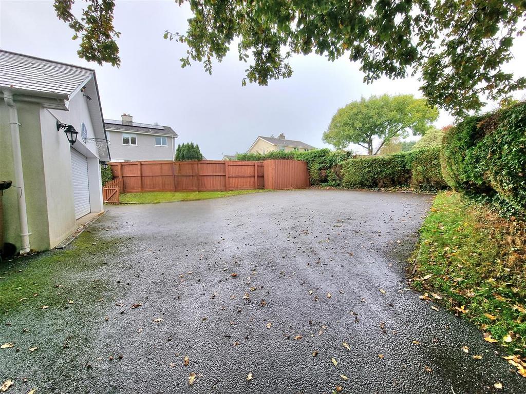 Driveway.jpg
