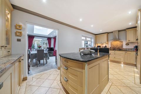 4 bedroom detached house for sale, Rolvenden Gardens, Bromley, Kent, BR1