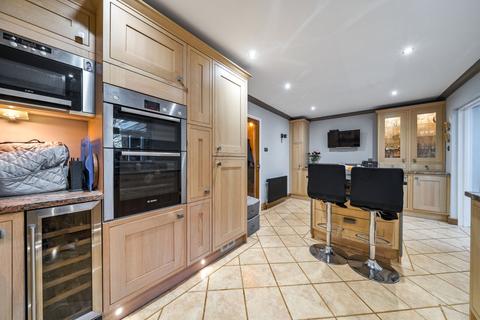 4 bedroom detached house for sale, Rolvenden Gardens, Bromley, Kent, BR1