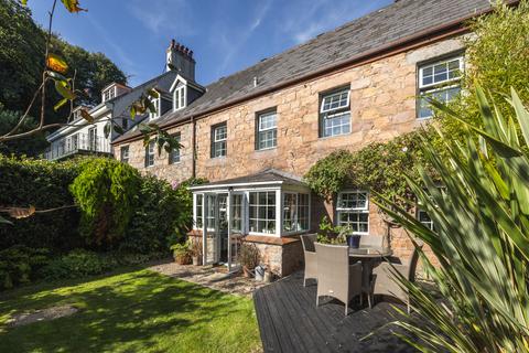 4 bedroom end of terrace house for sale, Les Charrieres Malorey, St. Lawrence, Jersey