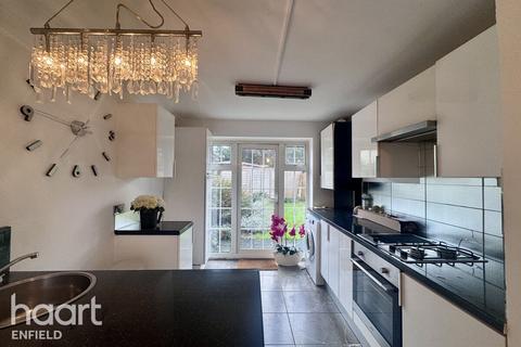2 bedroom maisonette to rent, Uplands Park Road, Enfield