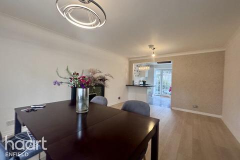 2 bedroom maisonette to rent, Uplands Park Road, Enfield