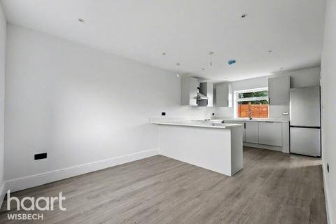 3 bedroom detached house for sale, Gorefield Road, Leverington