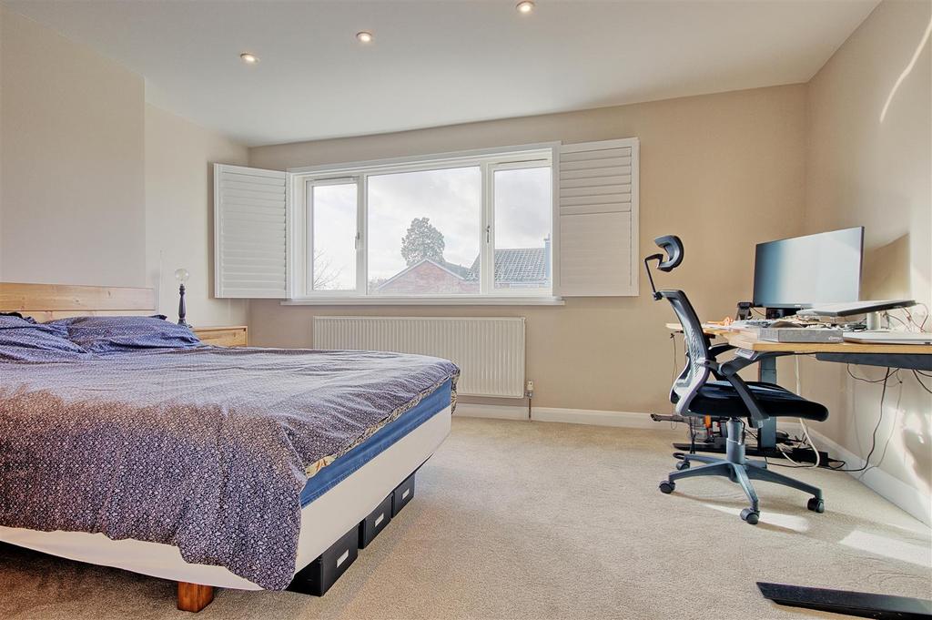 Bedroom 1.jpg