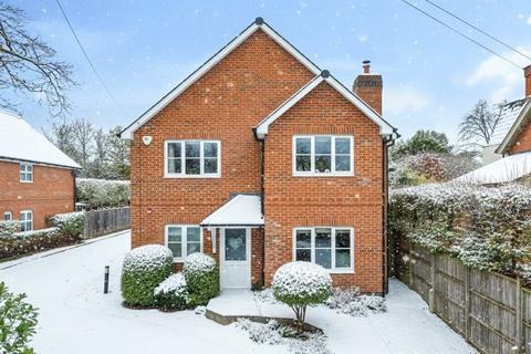 4 bedroom detached house for sale, Morden Close, Reading RG7