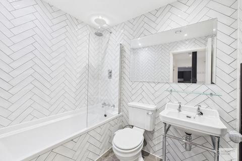 undefined, Flat 4 :: Gramercy House
