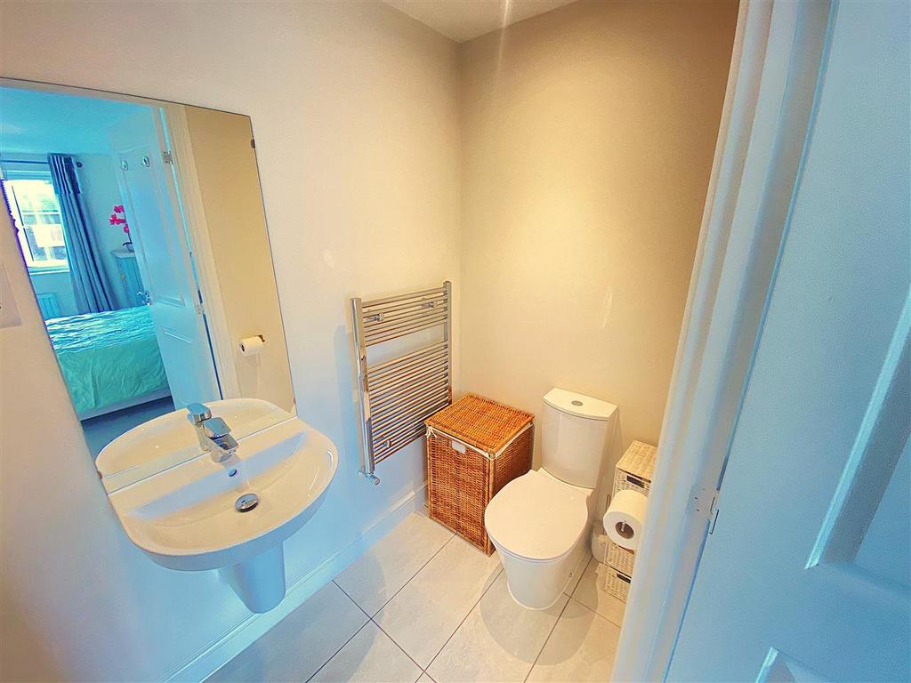 En-Suite 2