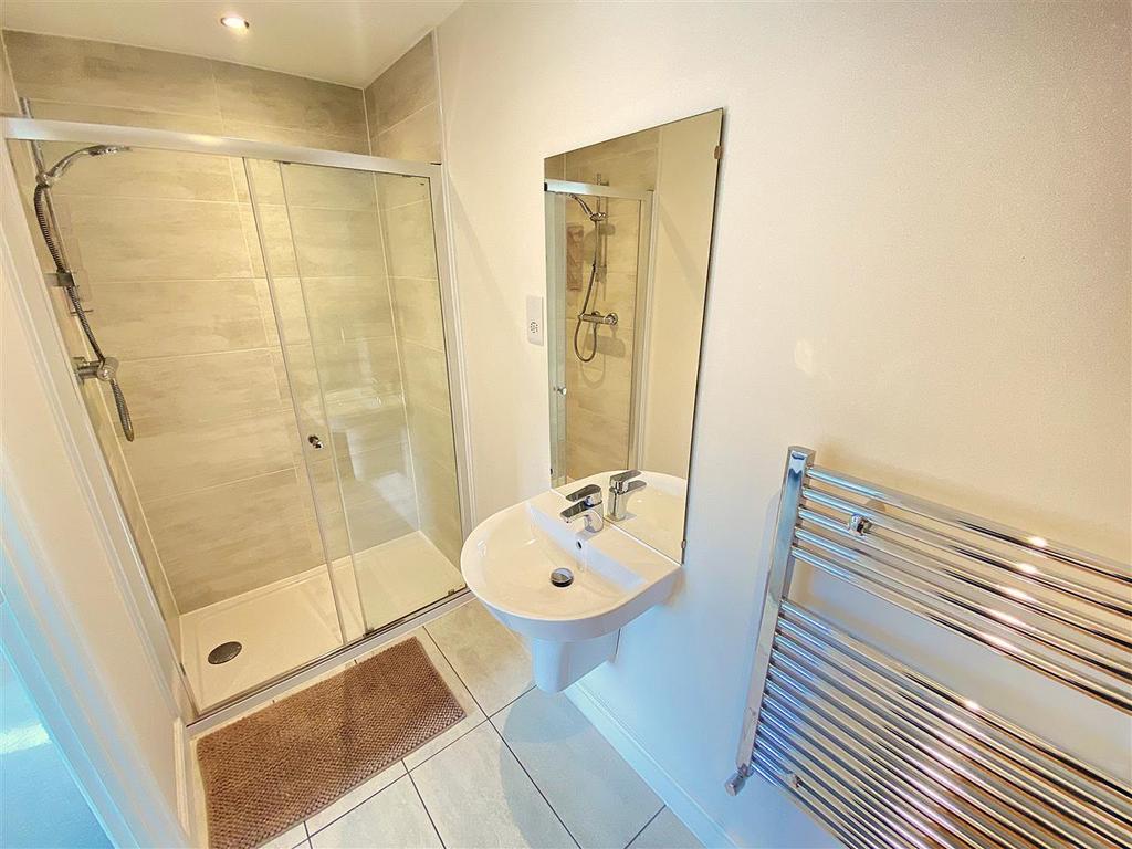 En-Suite 2