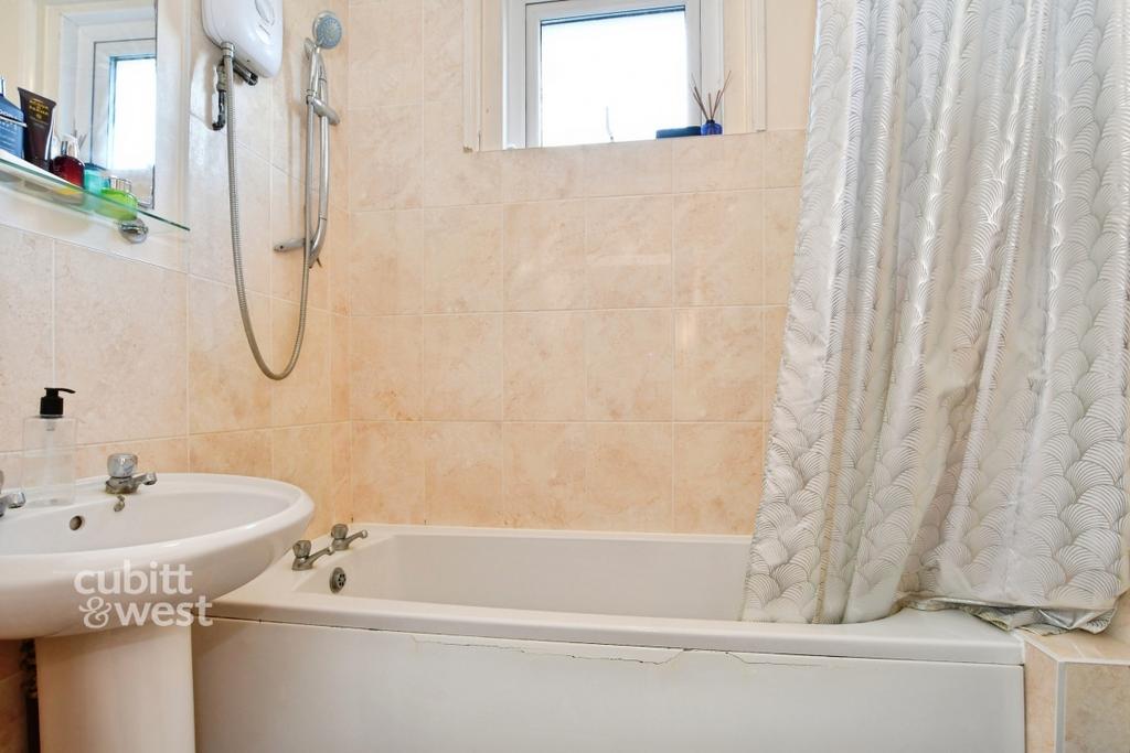 51b Gordon Avenue...