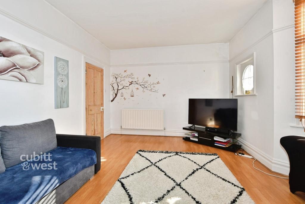 51b Gordon Avenue...