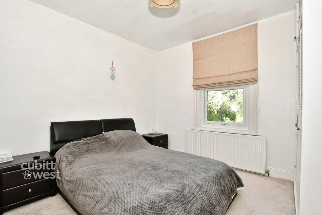 51b Gordon Avenue...