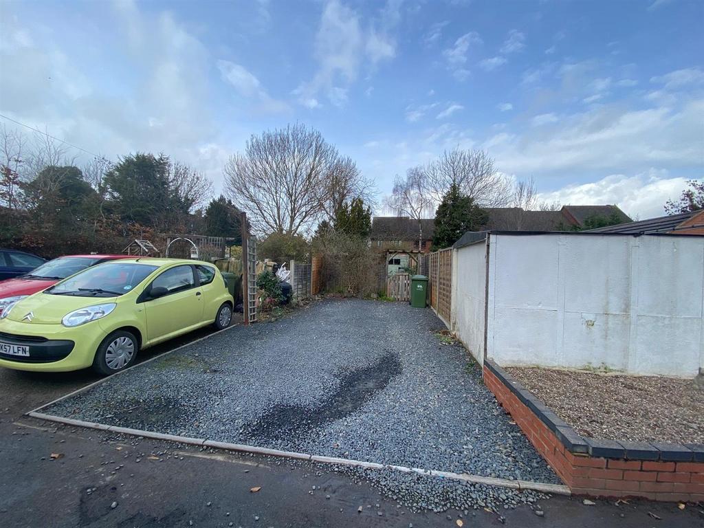 129 Parking.jpg